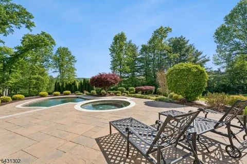 $3,795,000 | 17 Fawn Hill Drive, Morristown, NJ 07960