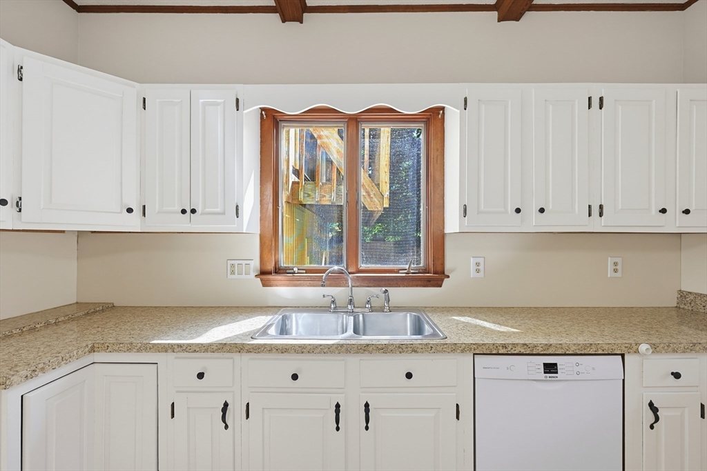 173 High Street Reading, MA 01867 - Photo 5 of 42