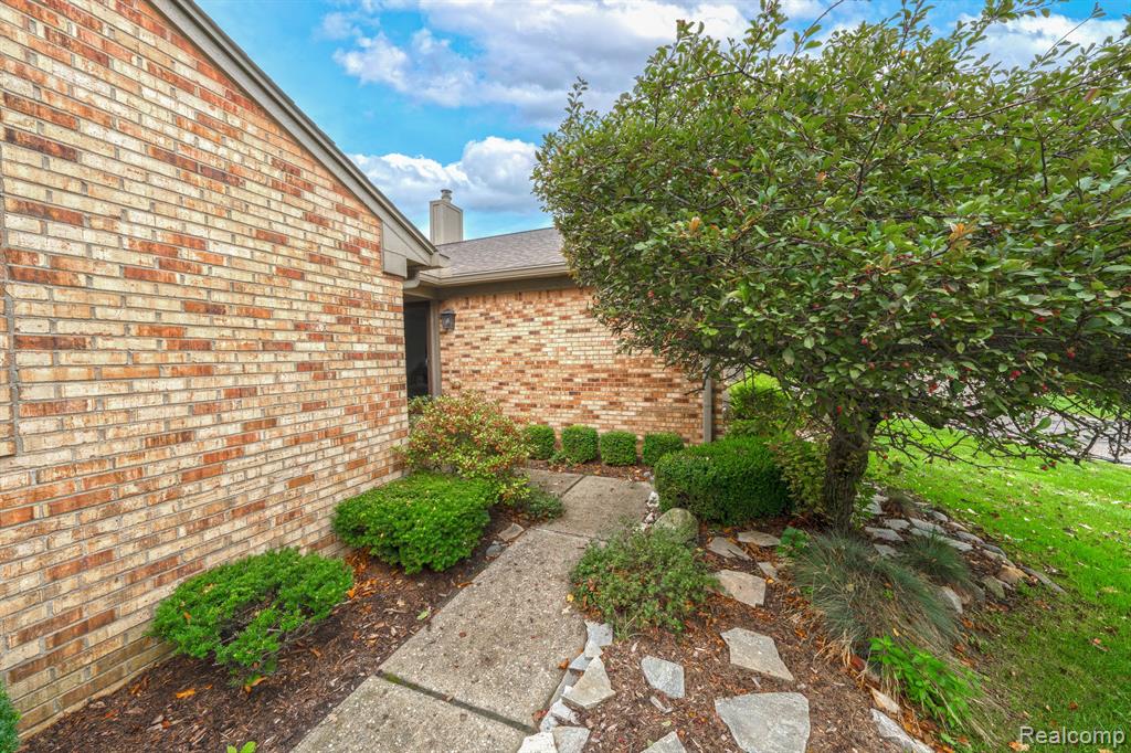 1822 Reis Court Rochester Hills, MI 48309 - Photo 4 of 29
