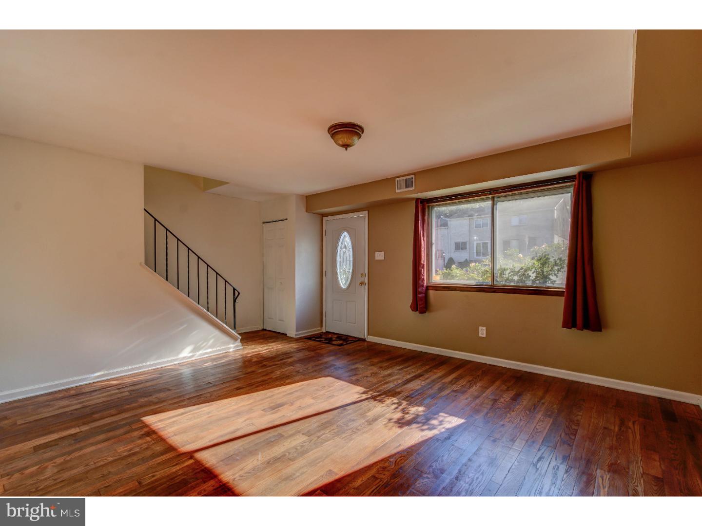 202 Andrew Road Coatesville, PA 19320 - Photo 5 of 22 Living Room