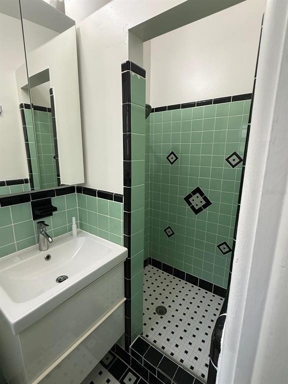 2819 Rogan Road Orlando, FL 32812 - Photo 2 of 21