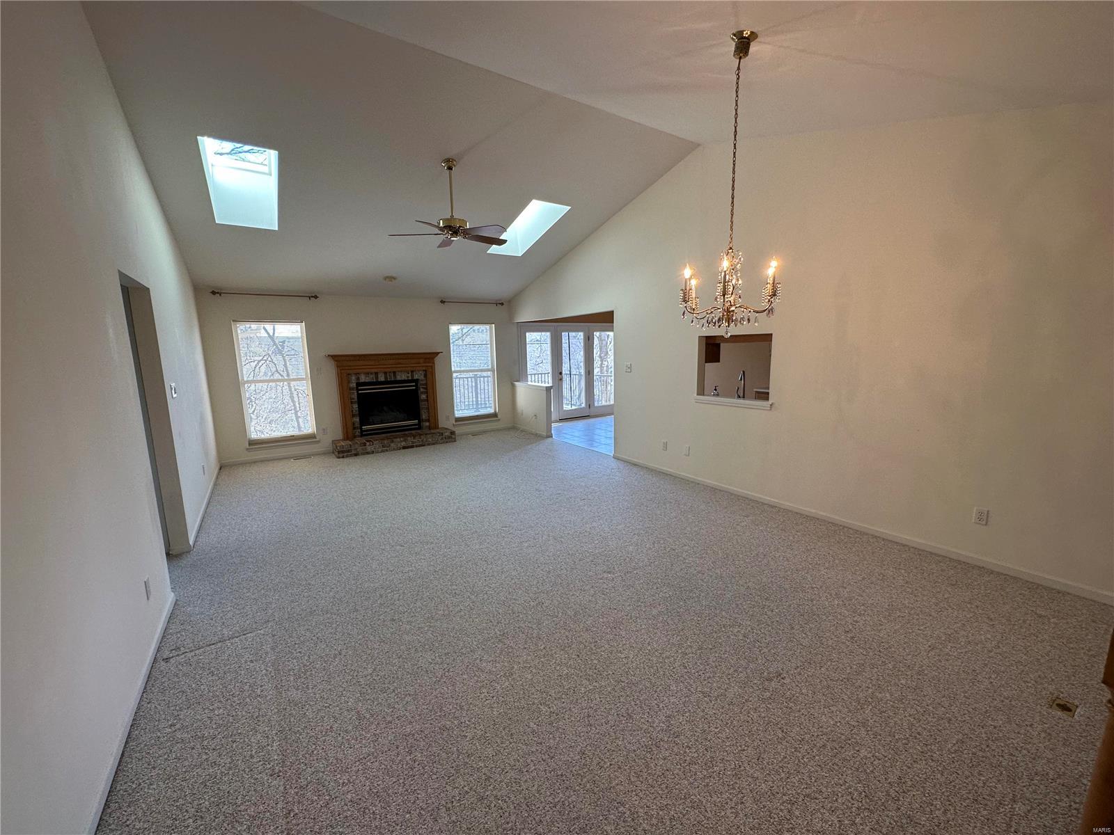 15421 Braefield Drive Chesterfield, MO 63017 - Photo 4 of 30