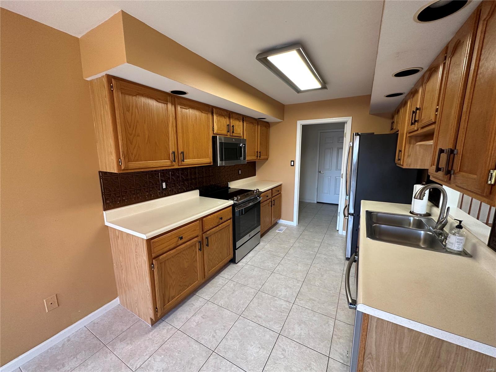 15421 Braefield Drive Chesterfield, MO 63017 - Photo 6 of 30