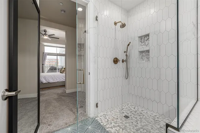 a en suite bathroom with a shower