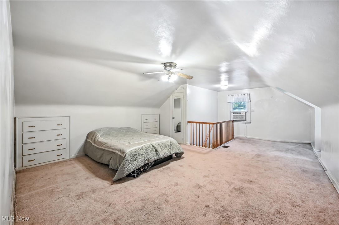 351 Niles Vienna Road Vienna, OH 44473 - Photo 25 of 30 2nd floor 3rd bedroom with window ac, built ins, closet
