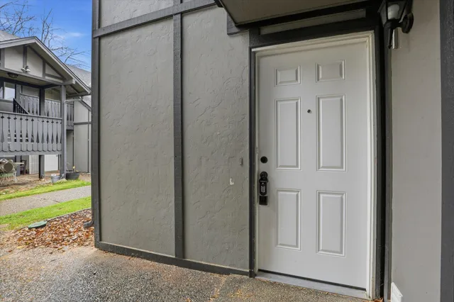 $199,900 | 102 East Weile Avenue, Unit 1, Spokane, WA 99208