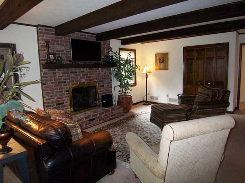 17 Indian Fields Trail Lower Burrell, PA 15068 - Photo 12 of 24 Family Room.