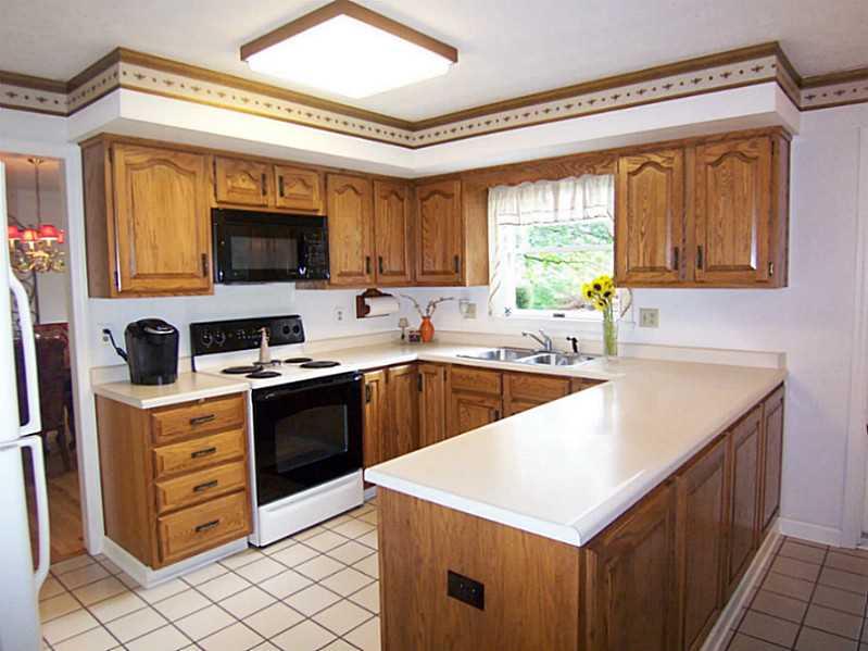 17 Indian Fields Trail Lower Burrell, PA 15068 - Photo 8 of 24 Kitchen.