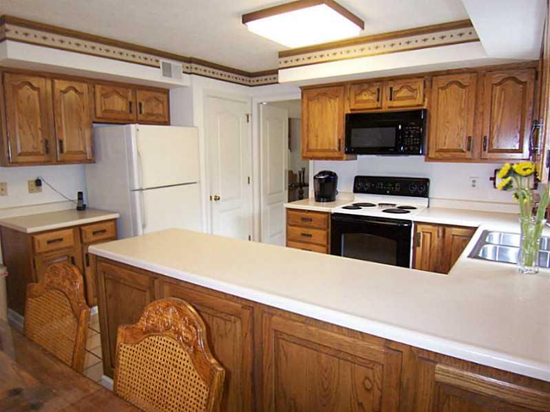 17 Indian Fields Trail Lower Burrell, PA 15068 - Photo 9 of 24 Kitchen.