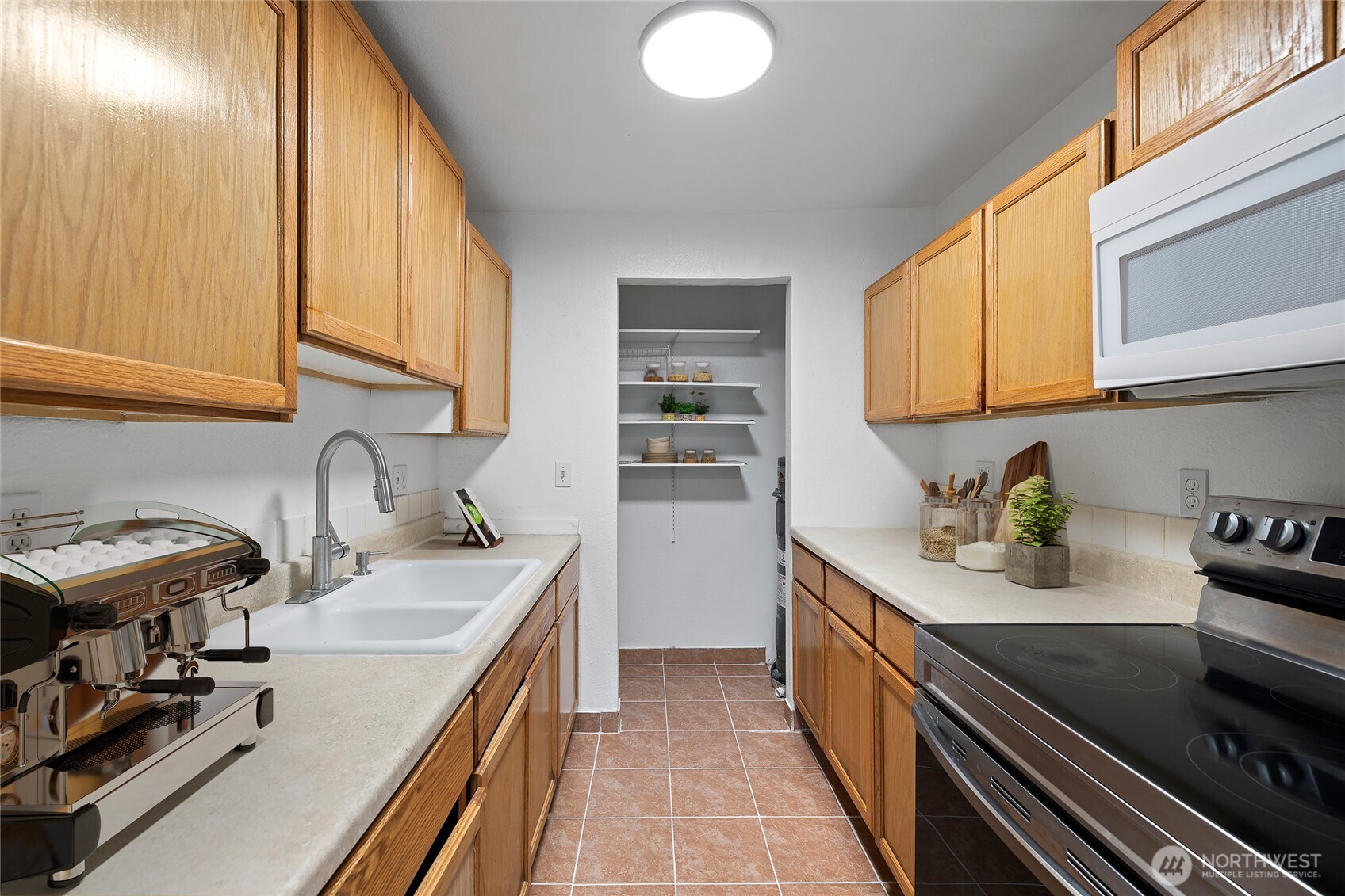 15280 Macadam Road South, Unit E101 Seattle, WA 98188 - Photo 12 of 32
