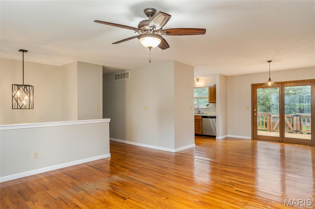 7716 Meadow View Circle Union, MO 63084 - Photo 8 of 44