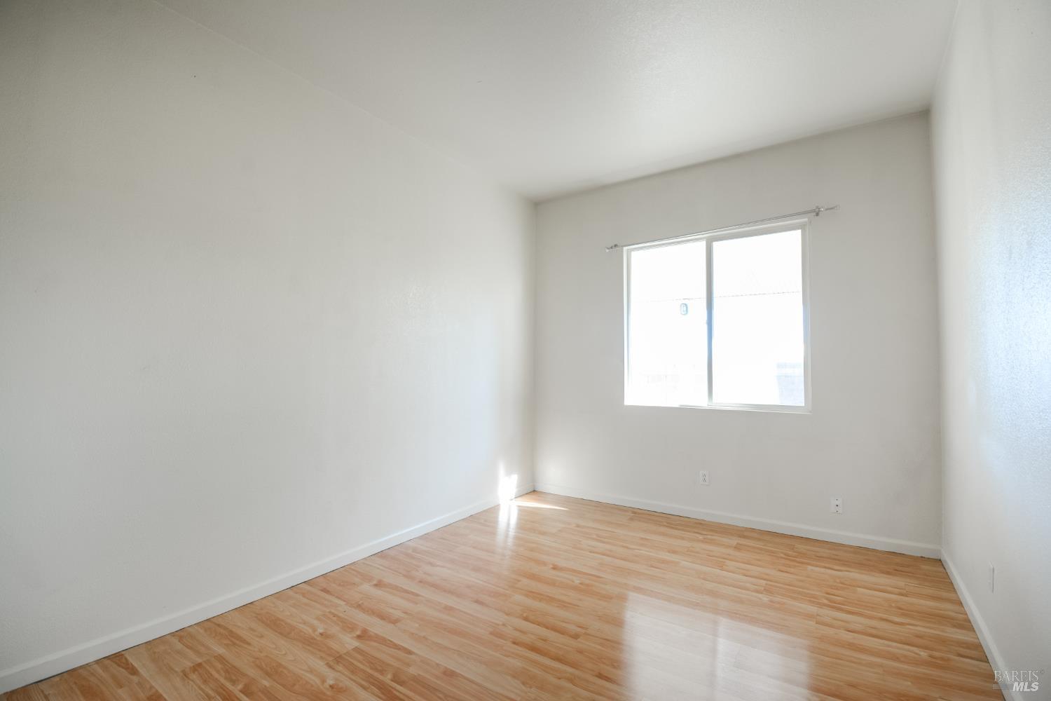 300 Rennert Way Dixon, CA 95620 - Photo 10 of 24 Gallery Image 10