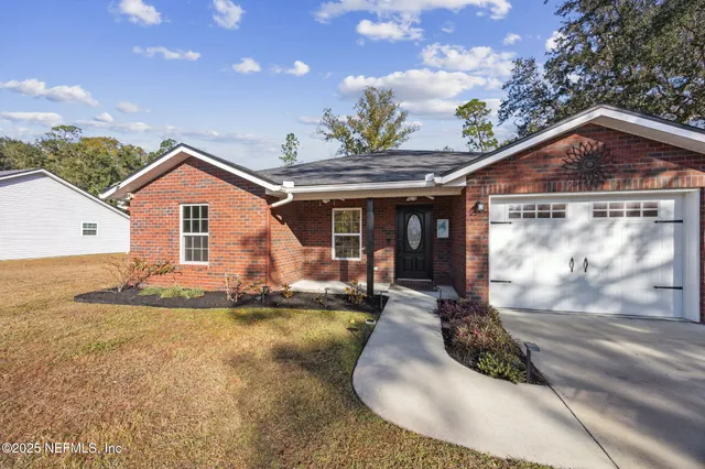 $385,000 | 44355 Swallowfork Avenue, Callahan, FL 32011