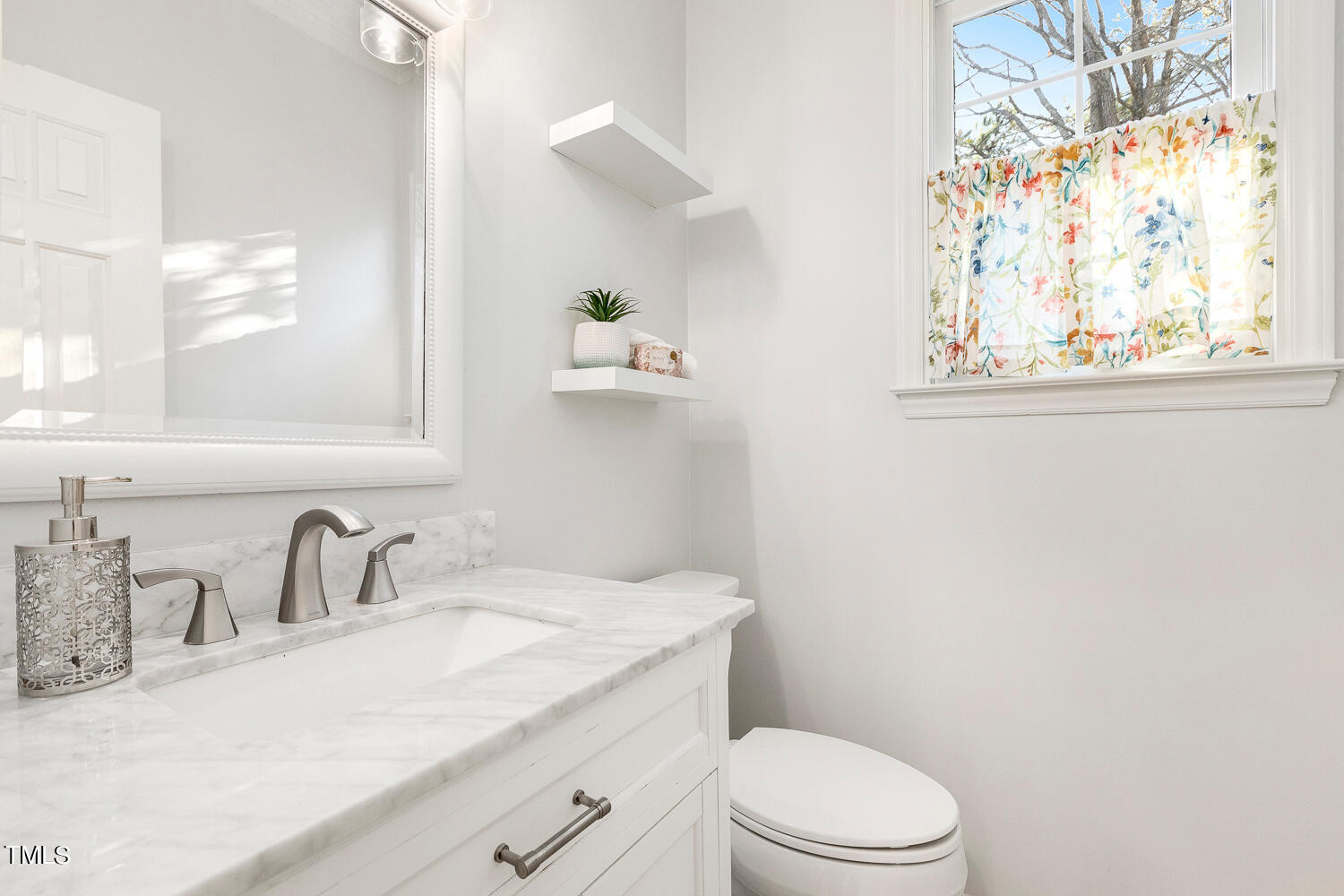 5217 Fairmead Circle Raleigh, NC 27613 - Photo 20 of 57 5217 Fairmead Cir Raleigh NC-large-022-0