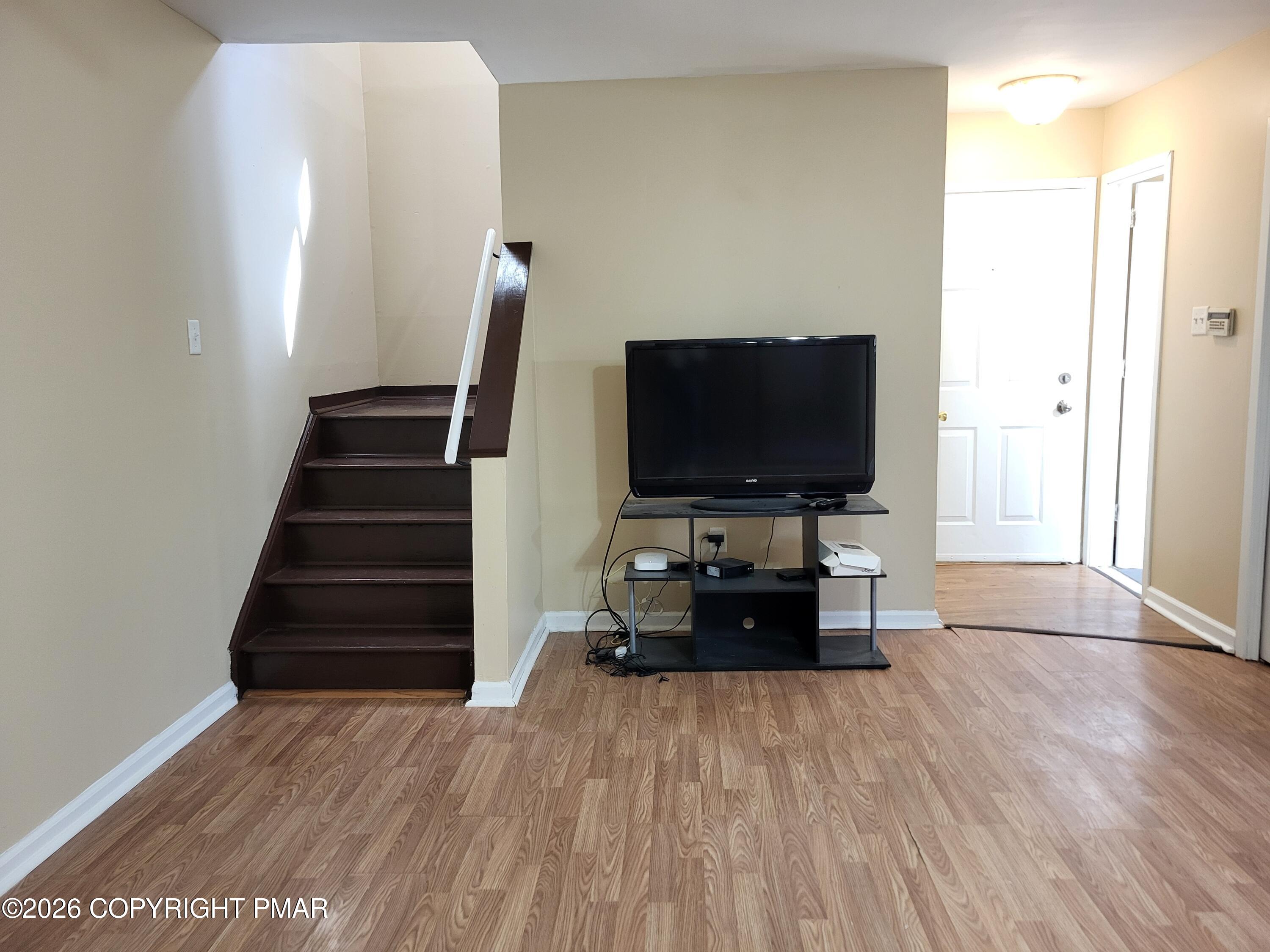 402 Tudor Court Bushkill, PA 18324 - Photo 3 of 29 20260427_101145