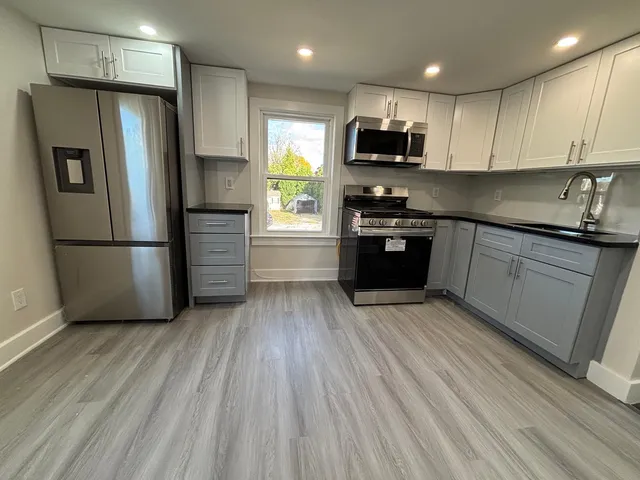 $1,800 | 2 Scofield Place, Unit 2, Norwalk, CT 06855