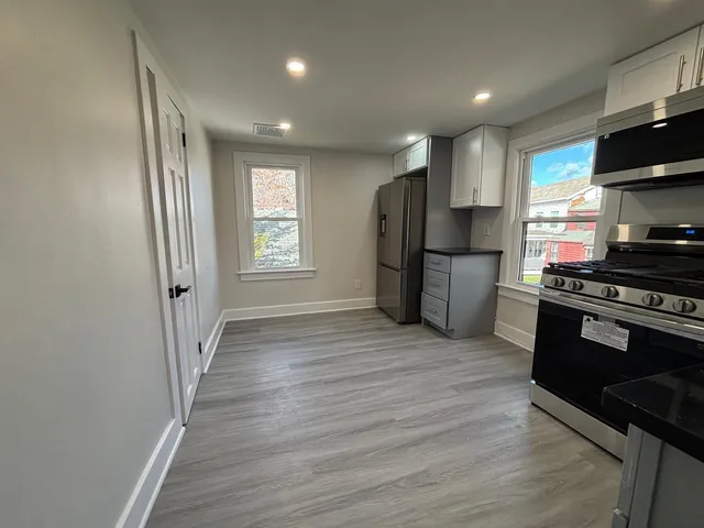 $1,800 | 2 Scofield Place, Unit 2, Norwalk, CT 06855