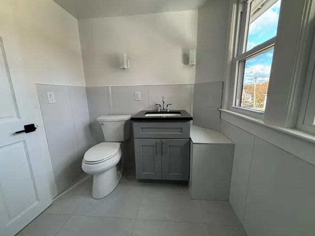 $1,800 | 2 Scofield Place, Unit 2, Norwalk, CT 06855