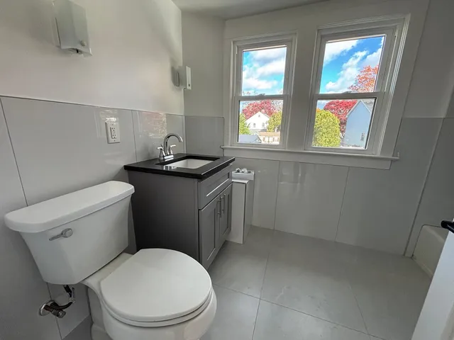 $1,800 | 2 Scofield Place, Unit 2, Norwalk, CT 06855