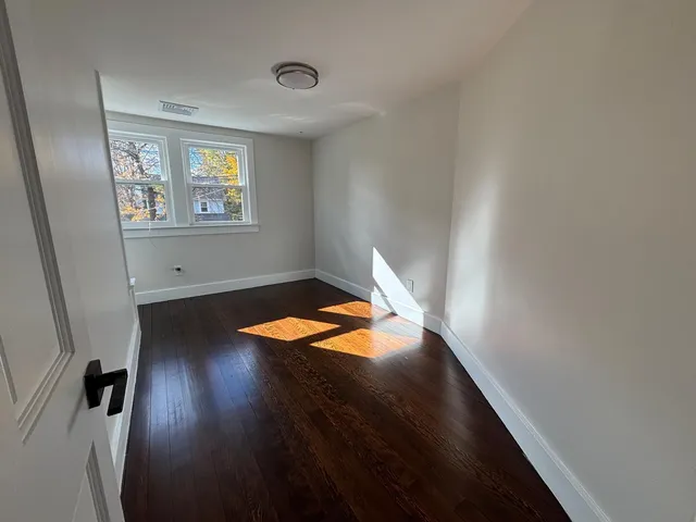 $1,800 | 2 Scofield Place, Unit 2, Norwalk, CT 06855