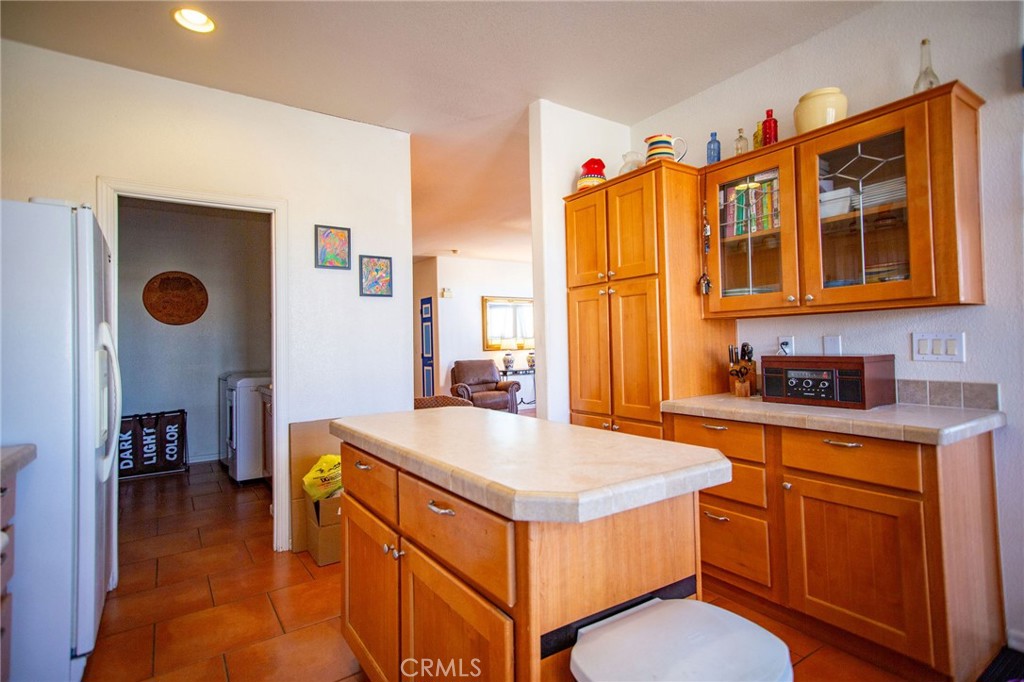 1106 Beach Drive Needles, CA 92363 - Photo 33 of 73 a very nice looking kitchen with a large window