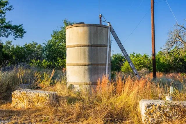 $620,000 | 716 Reeh-Weinheimer Road, Fredericksburg, TX 78624