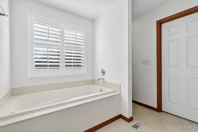 $279,900 | 428 Meadowlark Lane, Belleville, IL 62220