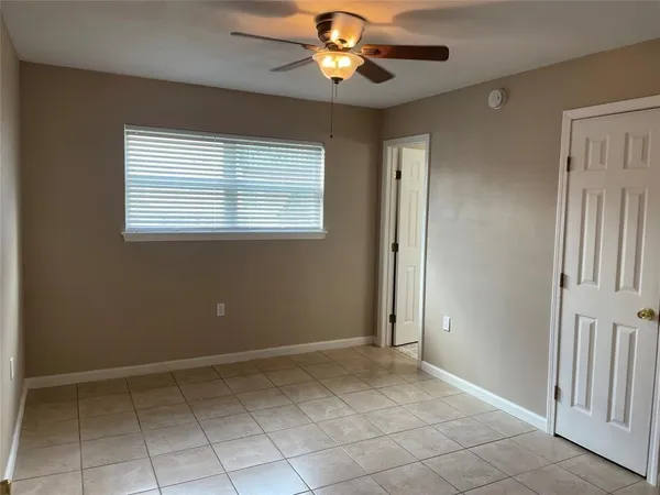 $935 | 1914 Larrabee Street, Unit 1, Seabrook, TX 77586