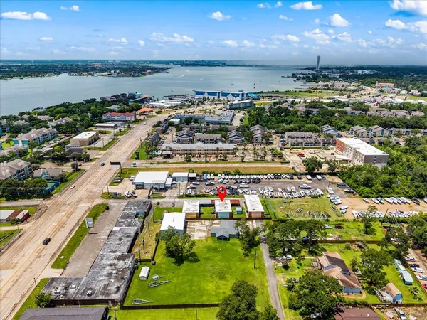$935 | 1914 Larrabee Street, Unit 1, Seabrook, TX 77586