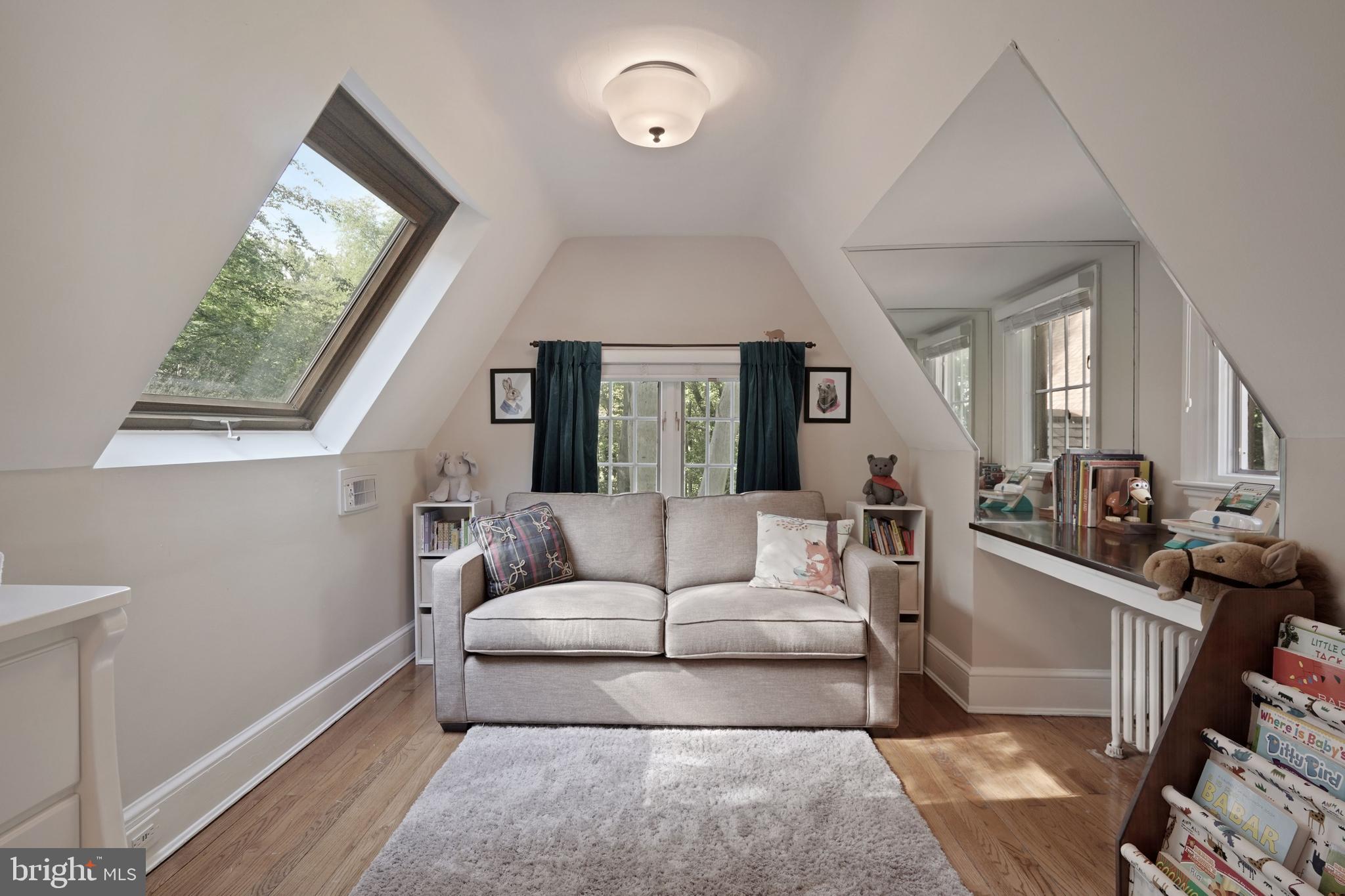 6580 Braddock Road Alexandria, VA 22312 - Photo 35 of 50 Secondary BR w/custom built in desk & skylight