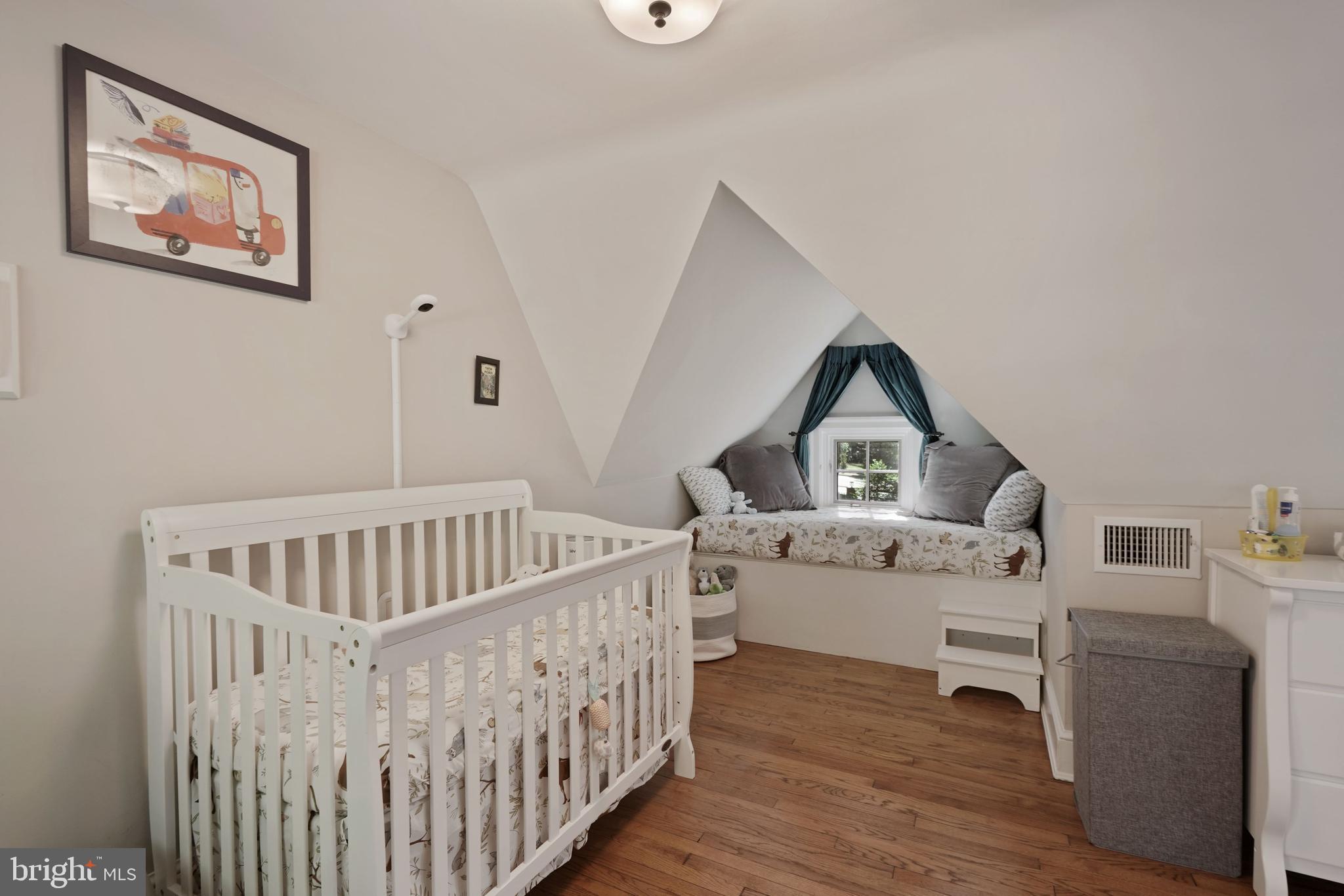 6580 Braddock Road Alexandria, VA 22312 - Photo 36 of 50 Secondary bedrooms on a 2nd floor private wing