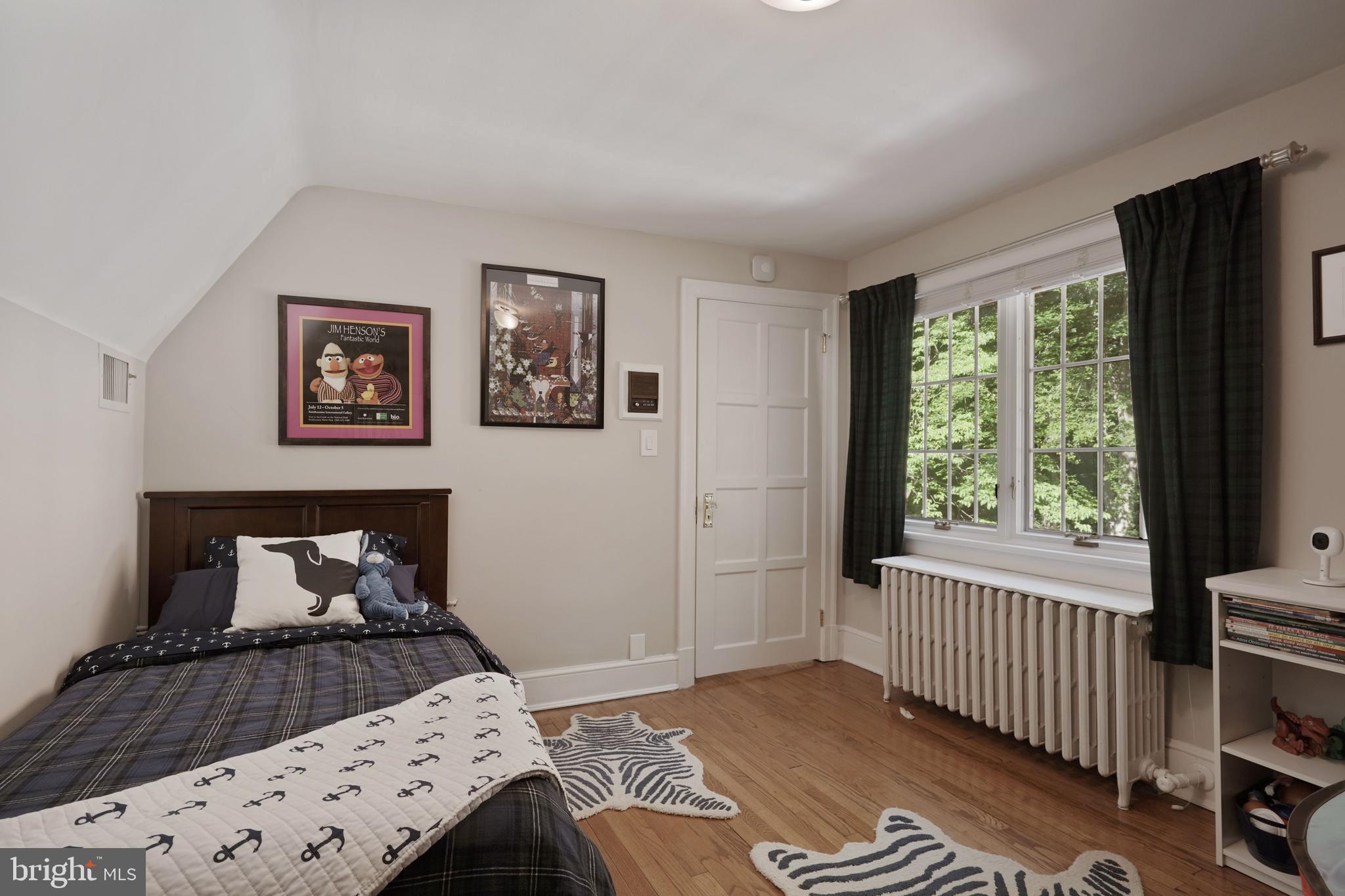 6580 Braddock Road Alexandria, VA 22312 - Photo 38 of 50 Secondary bedroom in private wing of the compound