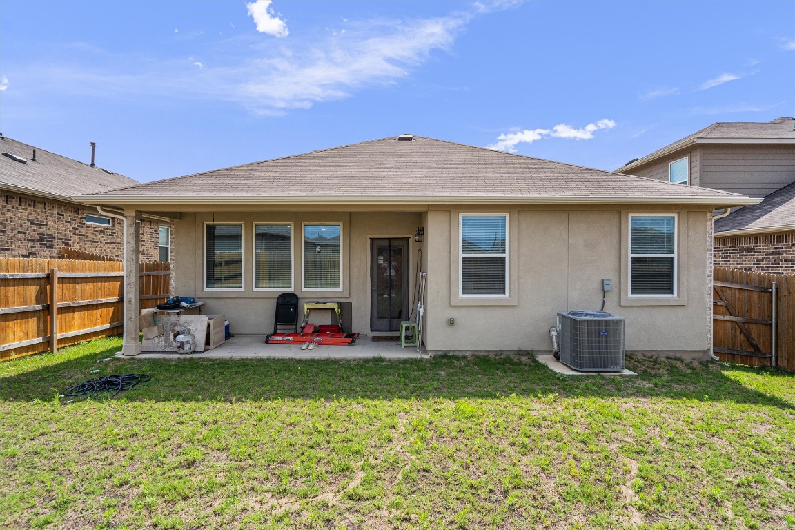 204 Connor Lane Georgetown, TX 78626 - Photo 29 of 31 a front view of house with yard