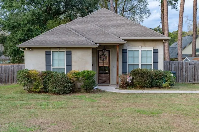 $299,000 | 28 Hester Street, Madisonville, LA 70447