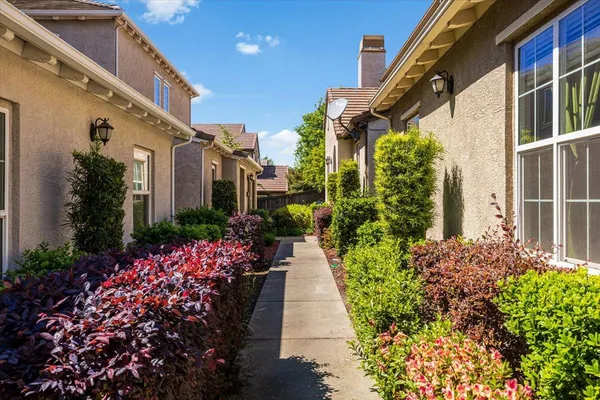 $589,900 | 51 Villa Gardens Court, Unit 51, Roseville, CA 95678