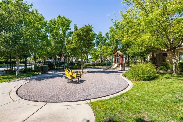 $589,900 | 51 Villa Gardens Court, Unit 51, Roseville, CA 95678