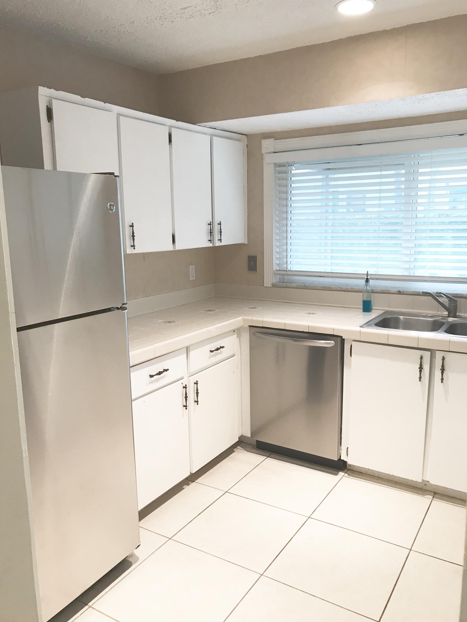 707 Weldwood Road Jupiter, FL 33458 - Photo 8 of 29 Kitchen