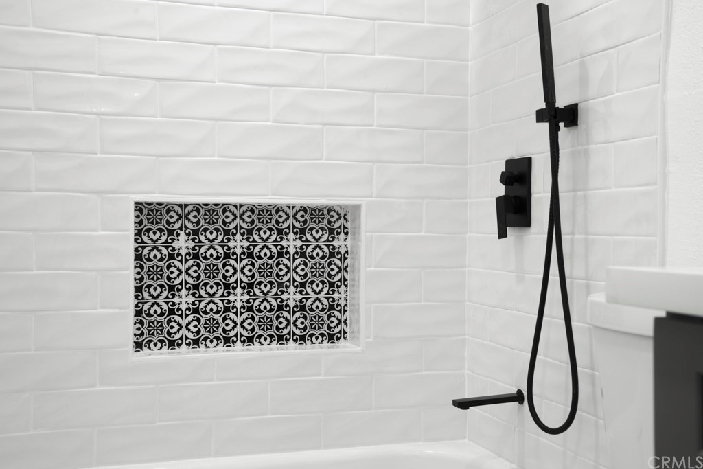 1202 Mahanna Avenue Long Beach, CA 90813 - Photo 19 of 32 a bathroom with a shower