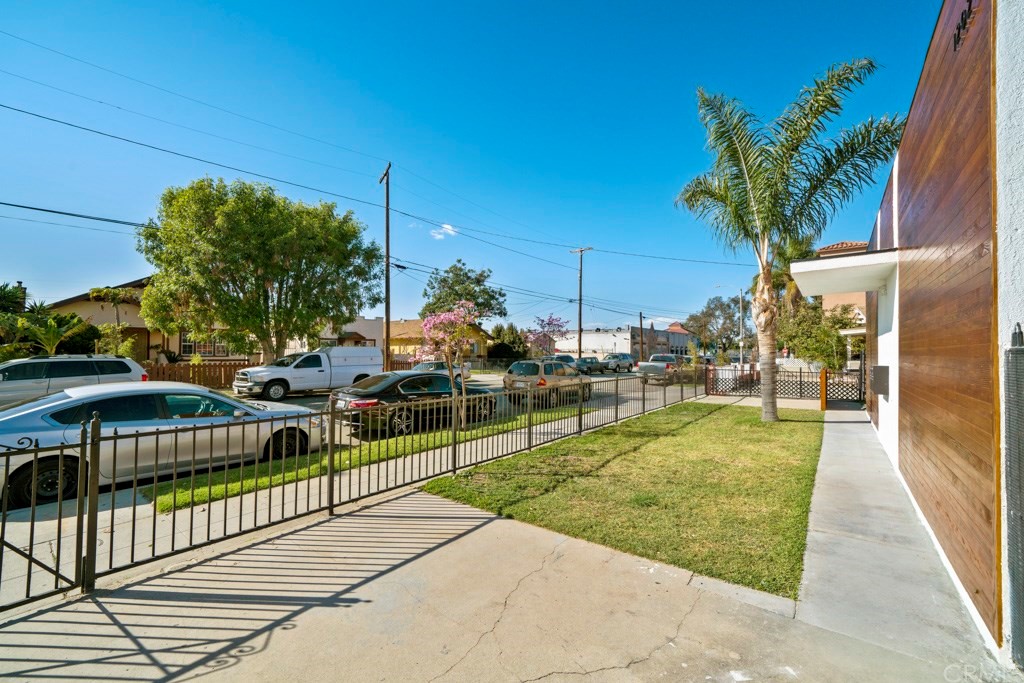 1202 Mahanna Avenue Long Beach, CA 90813 - Photo 32 of 32 a view of a terrace with sitting area