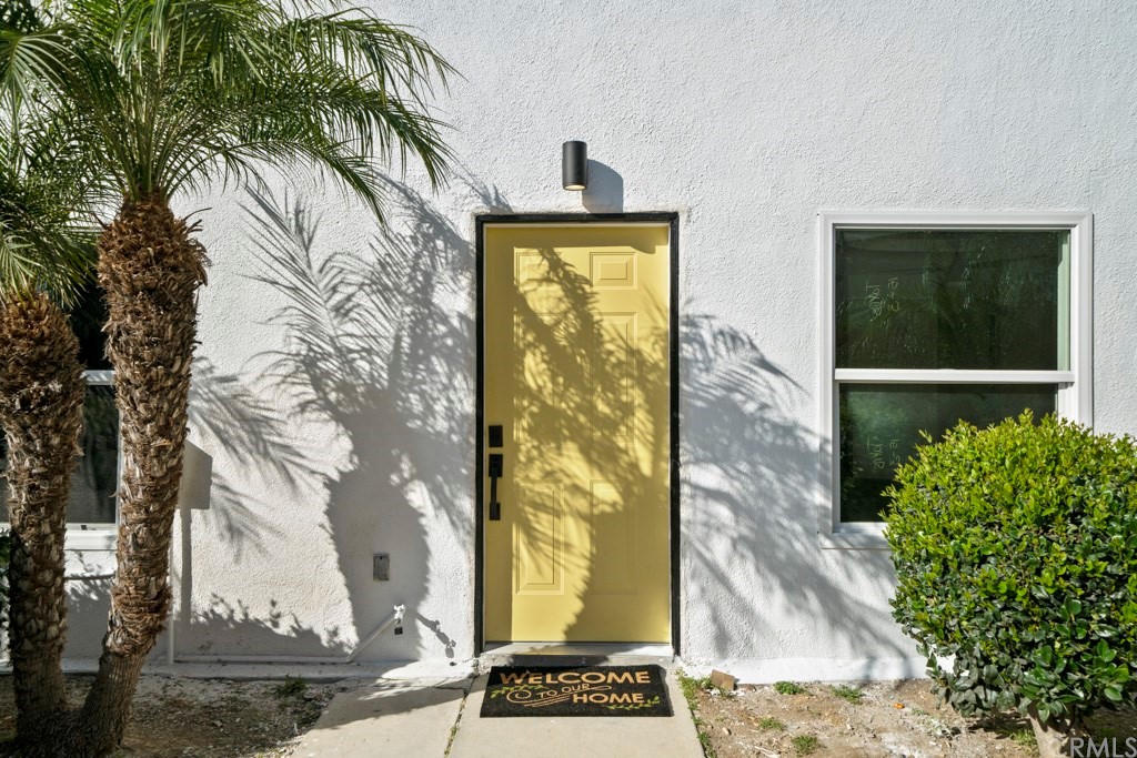 1202 Mahanna Avenue Long Beach, CA 90813 - Photo 5 of 32 a view of a door front of a house