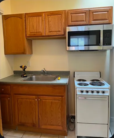 $1,995 | 1686 Massachusetts Avenue, Unit A, Cambridge, MA 02138