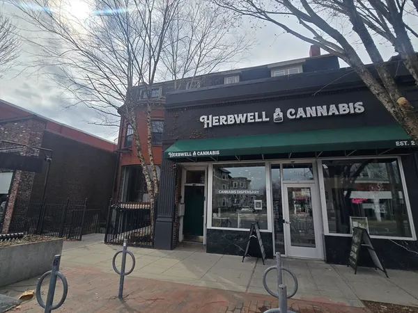 $1,995 | 1686 Massachusetts Avenue, Unit A, Cambridge, MA 02138