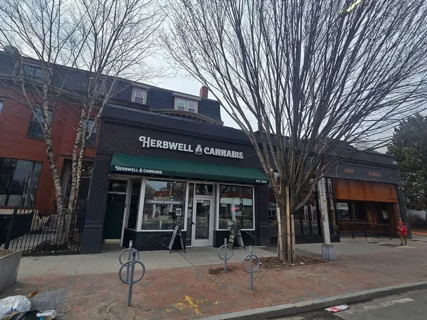 $1,995 | 1686 Massachusetts Avenue, Unit A, Cambridge, MA 02138