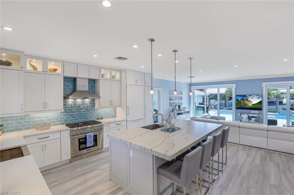 180 Channel Drive Naples, FL 34108 - Photo 12 of 34