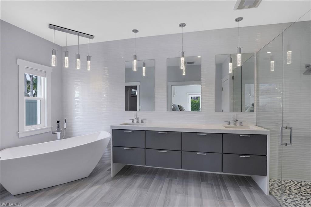 180 Channel Drive Naples, FL 34108 - Photo 20 of 34