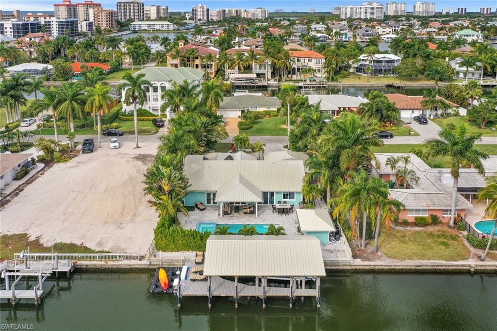 180 Channel Drive Naples, FL 34108 - Photo 27 of 34