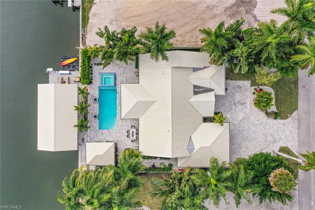 180 Channel Drive Naples, FL 34108 - Photo 30 of 34