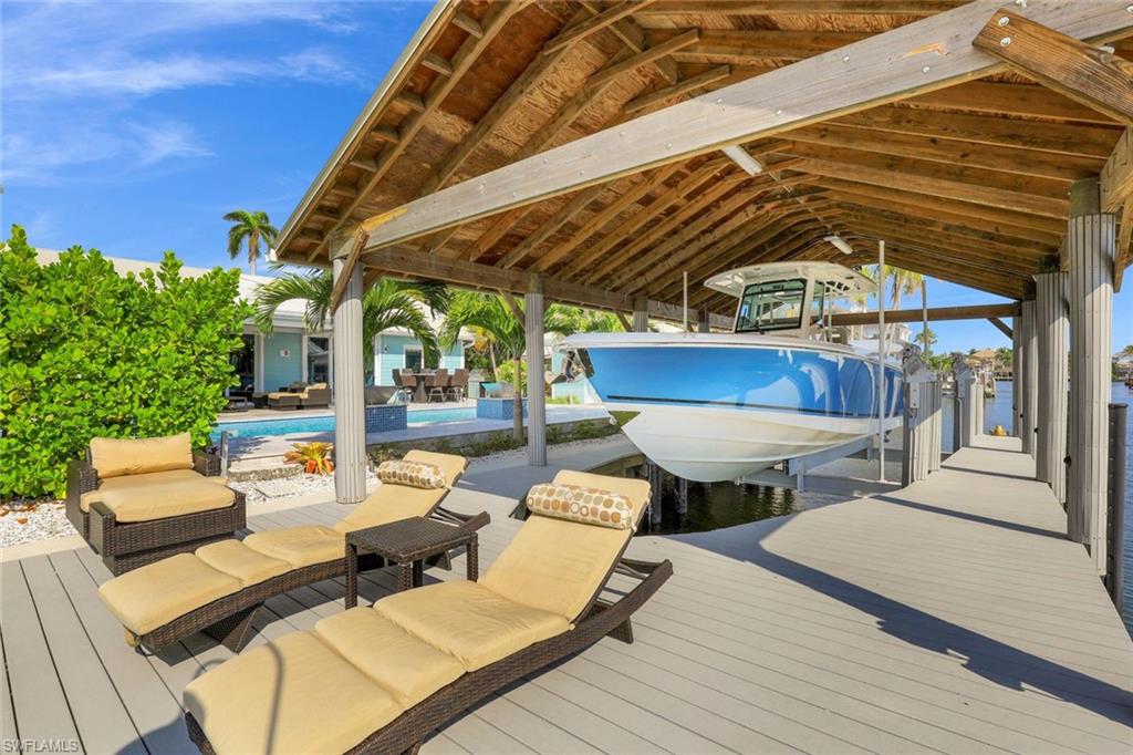 180 Channel Drive Naples, FL 34108 - Photo 32 of 34