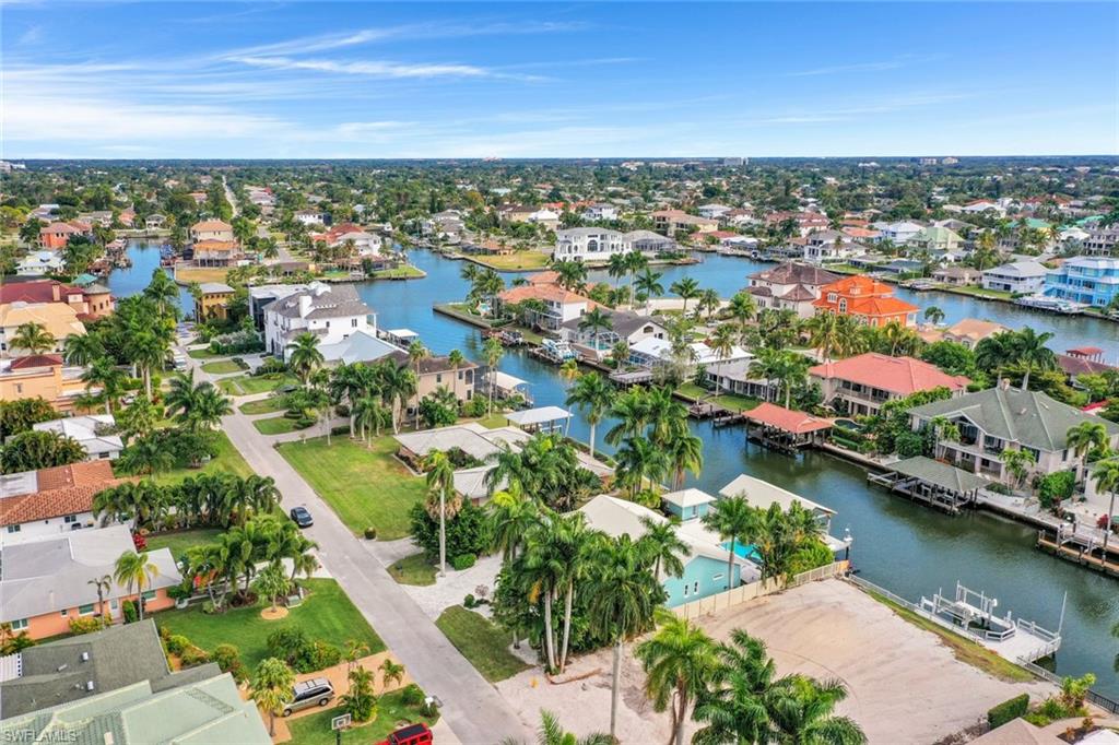 180 Channel Drive Naples, FL 34108 - Photo 33 of 34