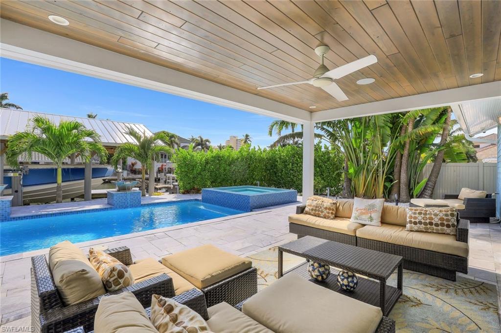 180 Channel Drive Naples, FL 34108 - Photo 4 of 34